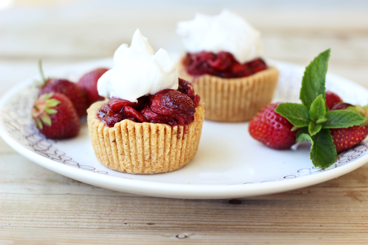 Roasted Balsamic Strawberry Mini-Tarts with Whipped Coconut Cream ...