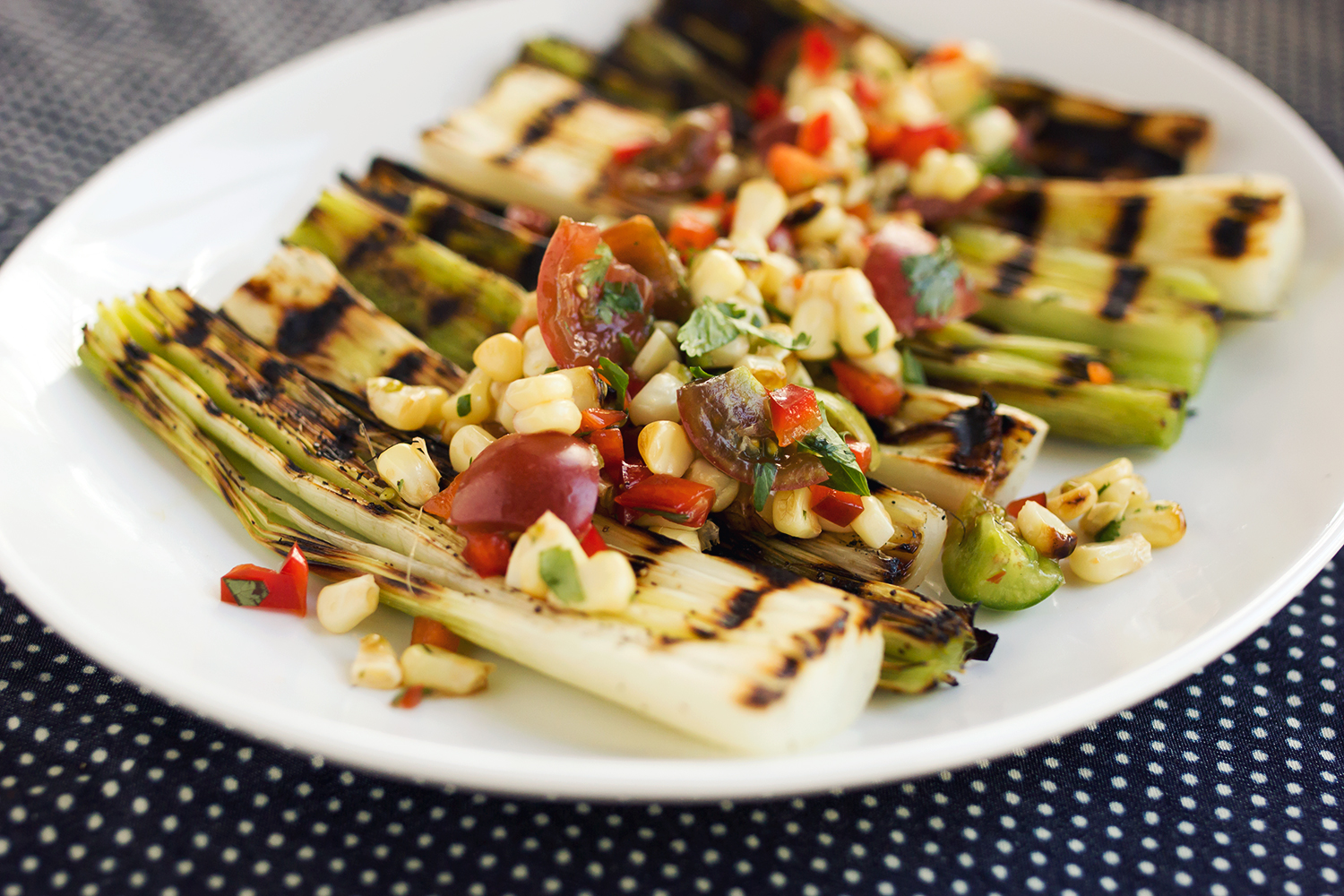 grilled-leeks-with-spicy-grilled-corn-salsa-tasty-yummies